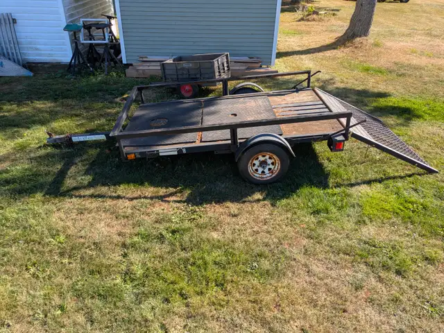 Trailer with drop down ramp - Photo 7