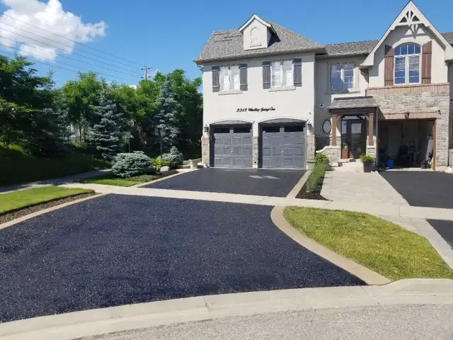 Asphalt Driveway Sealing - Oil Based - Photo 6