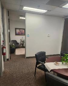 Office for rent in Richmond Hill. Only $595 monthly. Off 404! - Photo 4