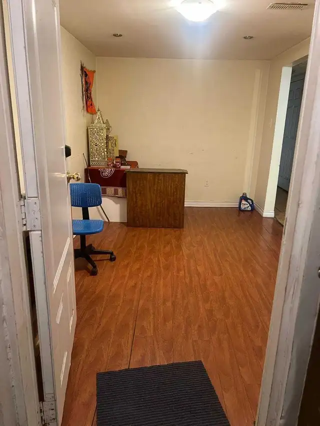 SHARED MASTER BEDROOM (2BHJ BSMT) FOR RENT IN MALTON - Photo 2