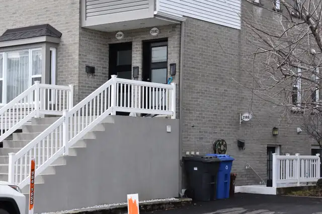 4 1/2  st-huber 1.597$ garage stationement,cabanon 1er juillet
