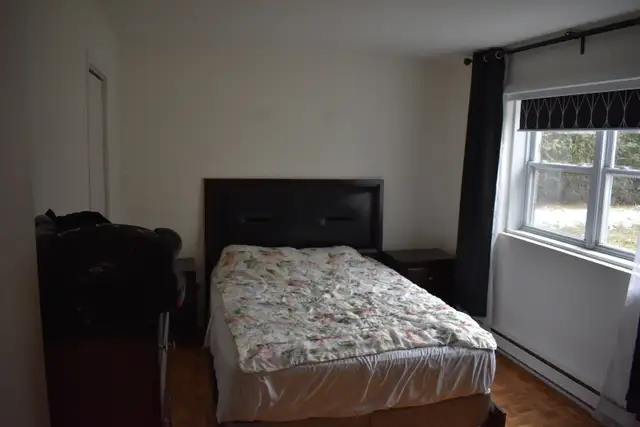 4 1/2  st-huber 1.597$ garage stationement,cabanon 1er juillet - Photo 7