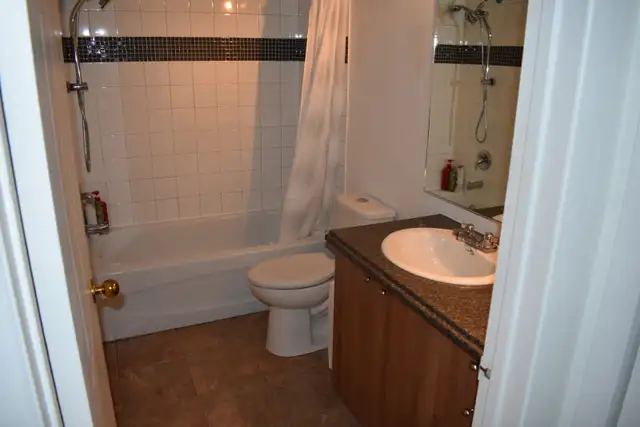 4 1/2  st-huber 1.597$ garage stationement,cabanon 1er juillet - Photo 8