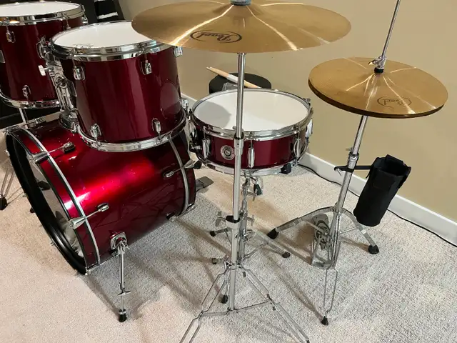 Pearl Drum Set - Very Nice Condition! - Photo 5
