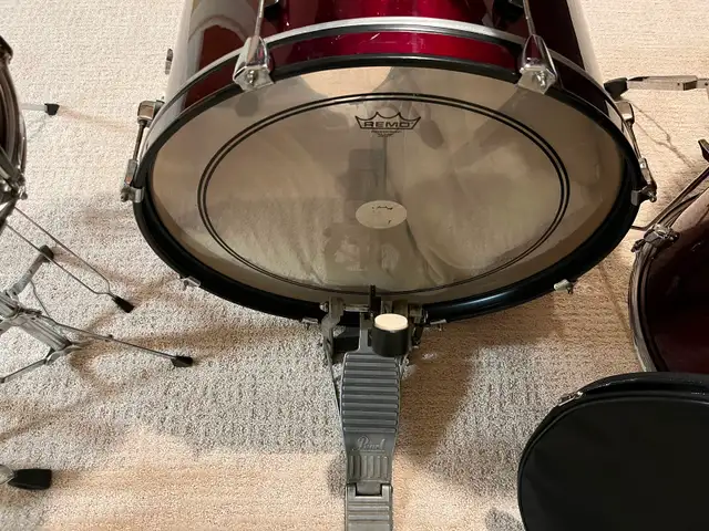 Pearl Drum Set - Very Nice Condition! - Photo 8