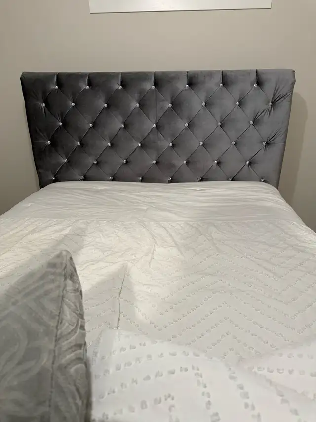 Queen bed - Photo 3