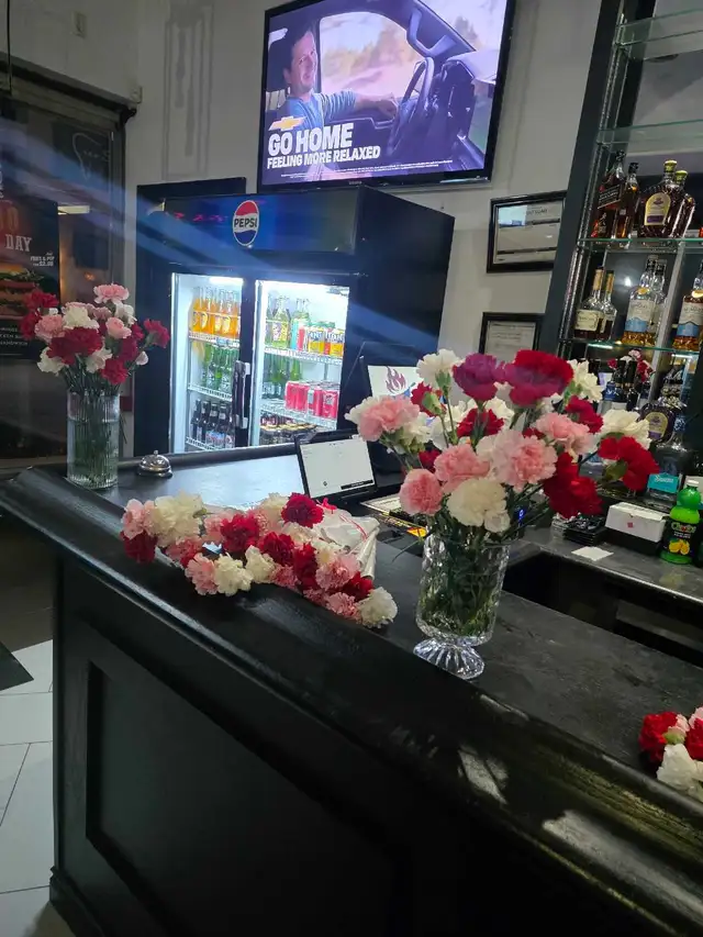 looking for experienced Waitress