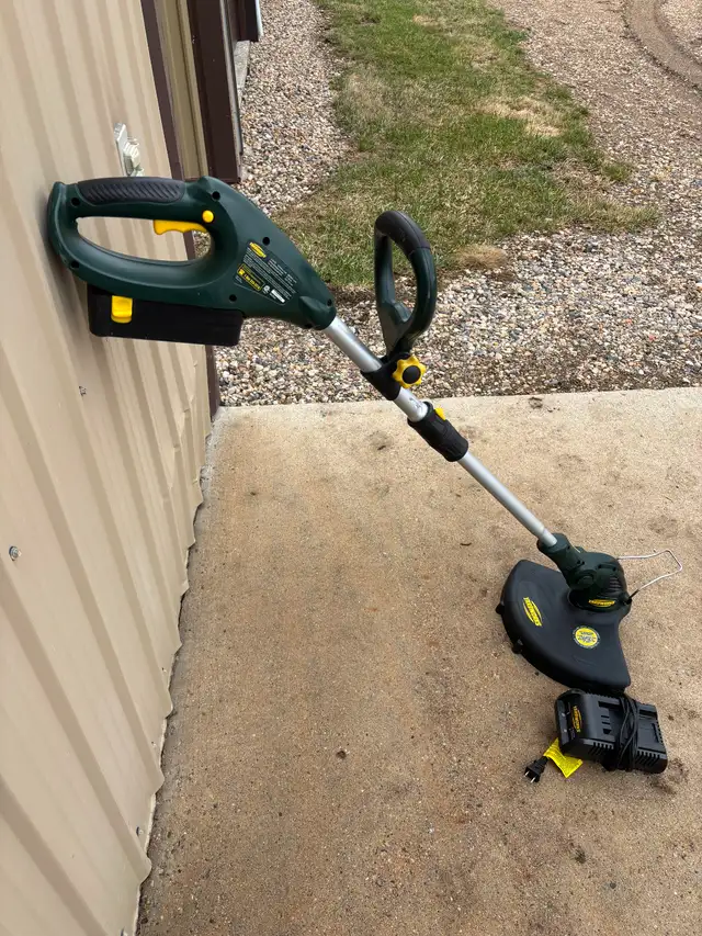 Lawn trimmer