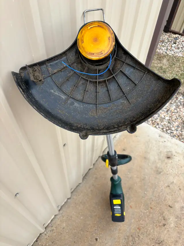 Lawn trimmer - Photo 4