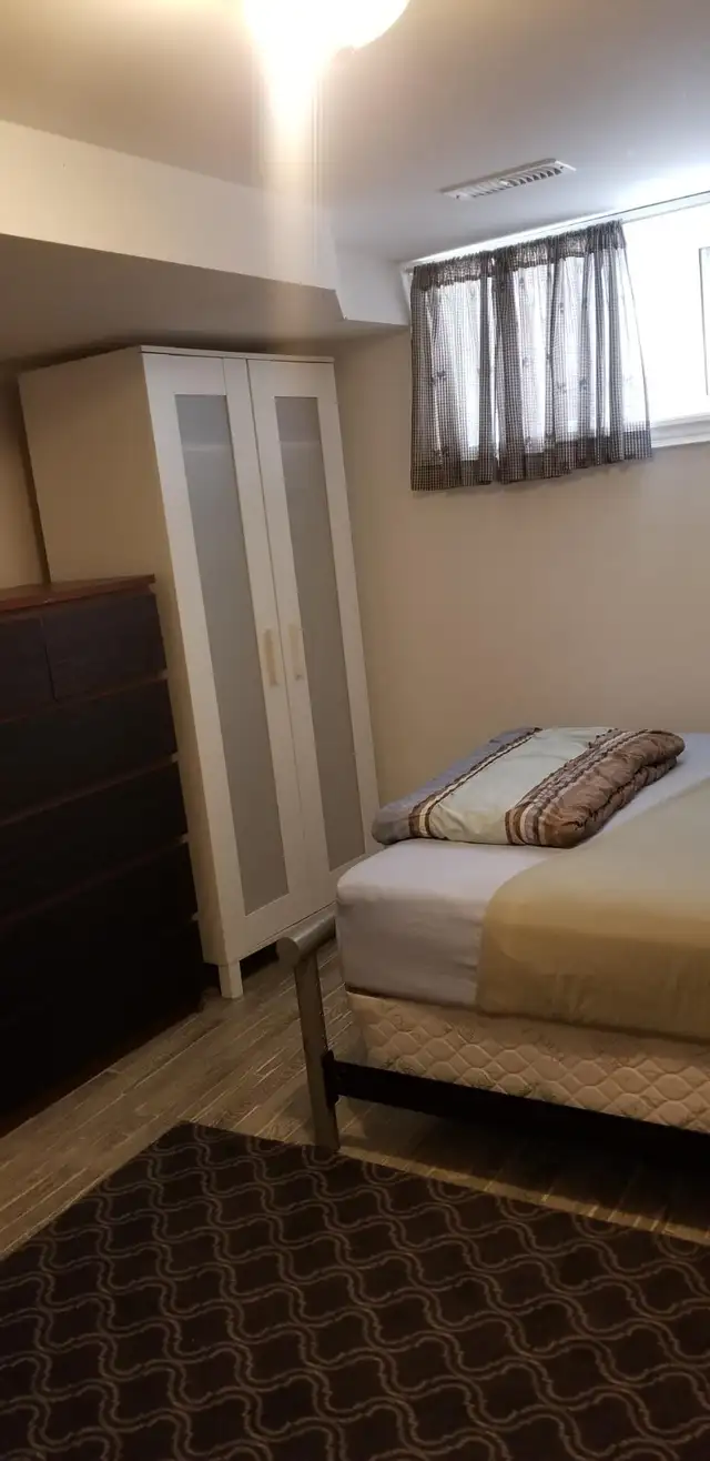 EXTREMELY BEAUTIFUL LARGE ROOM IN A WELCOME NEW HOUSE - Photo 3