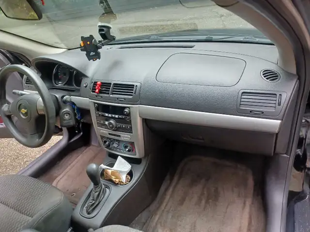 2009 Chevrolet Cobalt LT Low  171,000 Kms Cheap On Gas - Photo 6