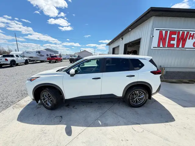 2023 NISSAN ROGUE S AWD  ONLY 29,000KMS  CERTIFIED   FINANCIN - Photo 2