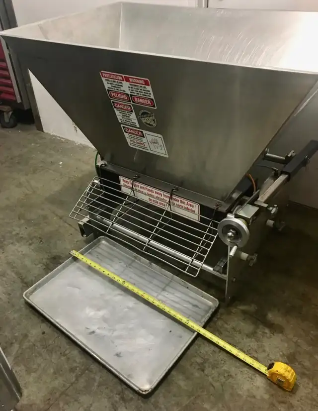 Hinds Bock Muffin and Cake Depositor - Photo 2