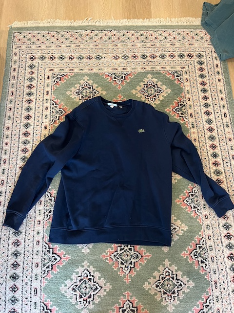 Men's Lacost Sweater Size 7 (XXL) fits like a Large, Navy.