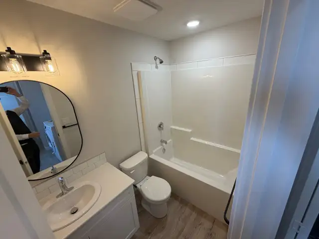 Brand New - 3 Bedroom, 2 Baths, with Garage - Photo 9