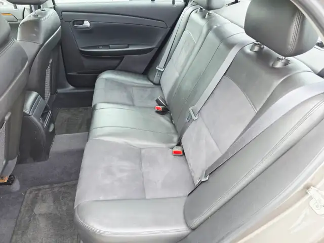 2011 Chevrolet Malibu LT Platinum Edition Clean Carfax Power Sea - Photo 9