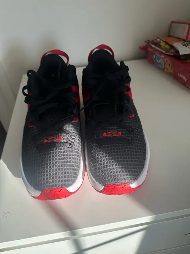 nike shoes - Photo 3