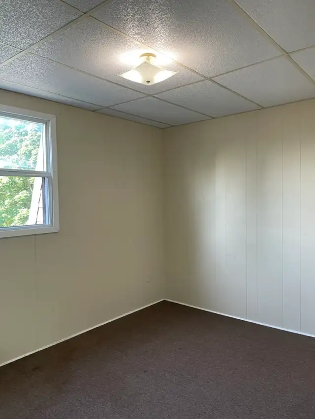 All Inclusive 1 Bedroom, Close to Downtown, June 1st - Photo 3