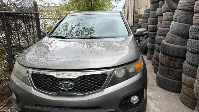 For Sale: 2012 KIA Sorento – 140,000 KM