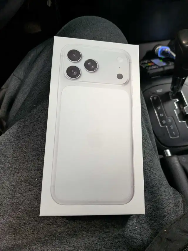 iPhone 17 Pro Max Silver Unlocked Sealed