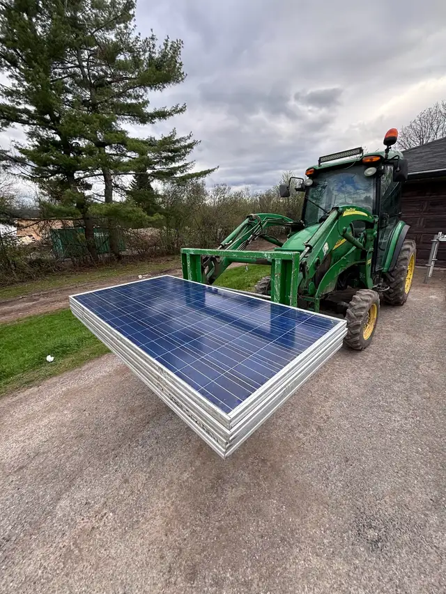 SOLAR PANELS! - Photo 4