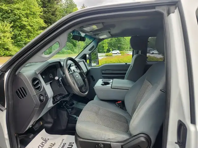 2012 Ford F 350 XL - Photo 9
