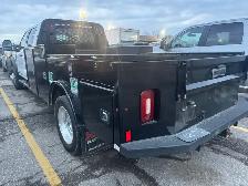 2025 Ford Super Duty F-550 DRW F-550 Service Box Truck - Photo 4