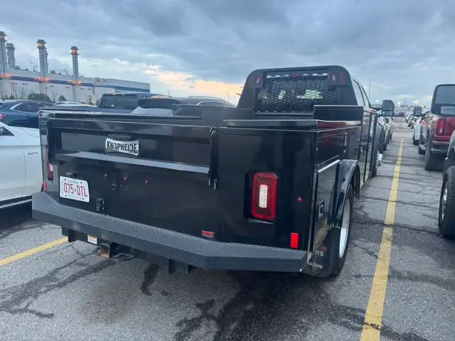 2025 Ford Super Duty F-550 DRW F-550 Service Box Truck - Photo 7