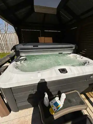 hot tub deap cleaning services - Photo 5