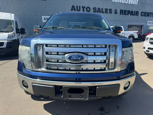 2011 FORD F-150 CREW XLT 5.0L 4X4 / ACCIDENT FREE - ONE OWNER - Photo 2