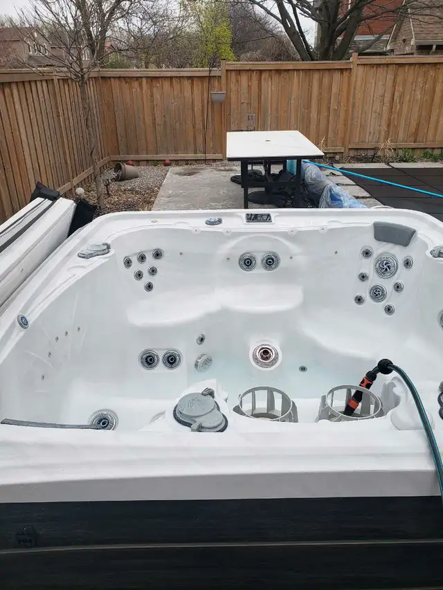 hot tub deep cleaning - Photo 6