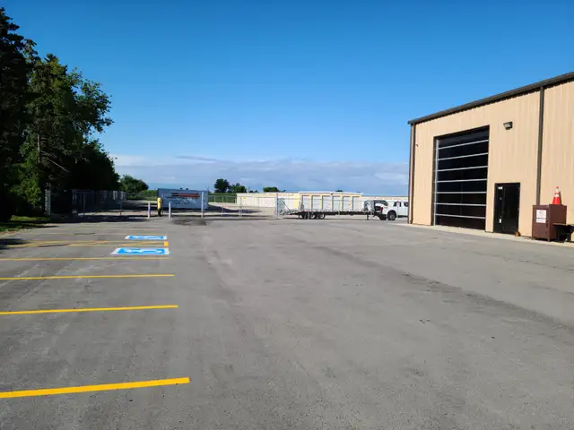 2000 sq. ft. Commercial Unit for Lease - Photo 4
