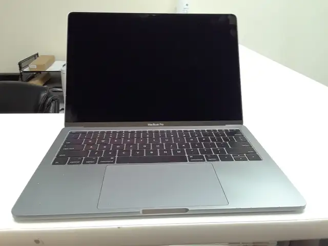 MacBook Pro 2017 (A1708) Intel Core i5 - Photo 2