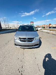 2017 Dodge Grand Caravan SXT • 7 Passenger • Stow 'n Go • New Ti