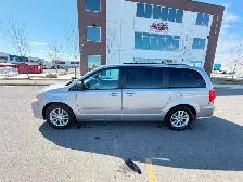 2017 Dodge Grand Caravan SXT • 7 Passenger • Stow 'n Go • New Ti - Photo 3