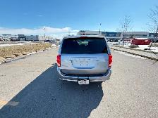 2017 Dodge Grand Caravan SXT • 7 Passenger • Stow 'n Go • New Ti - Photo 5