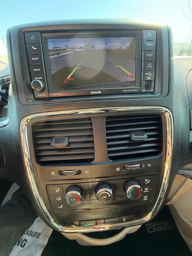 2017 Dodge Grand Caravan SXT • 7 Passenger • Stow 'n Go • New Ti - Photo 9