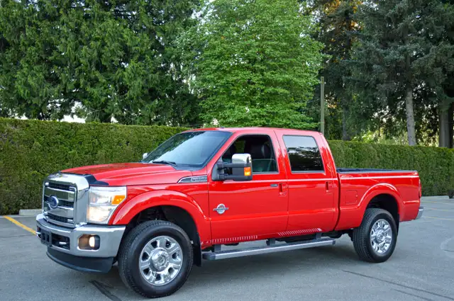 2012 Ford F-350 SuperDuty Lariat 6.7L Diesel 4x4 CrewCab - Photo 2