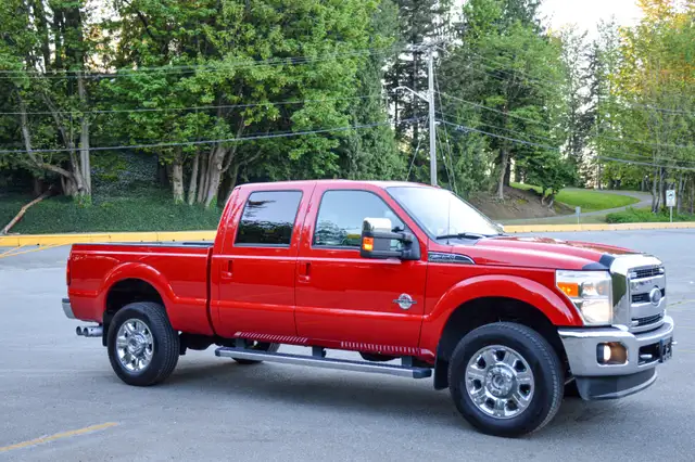 2012 Ford F-350 SuperDuty Lariat 6.7L Diesel 4x4 CrewCab - Photo 3