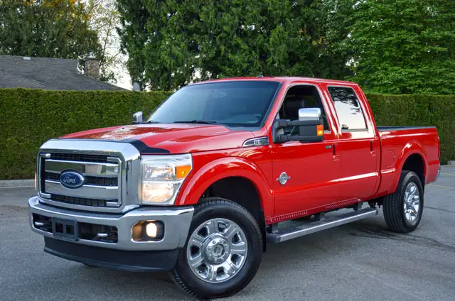 2012 Ford F-350 SuperDuty Lariat 6.7L Diesel 4x4 CrewCab - Photo 7