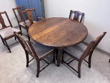 SOLID OAK TABLE AND CHAIRS