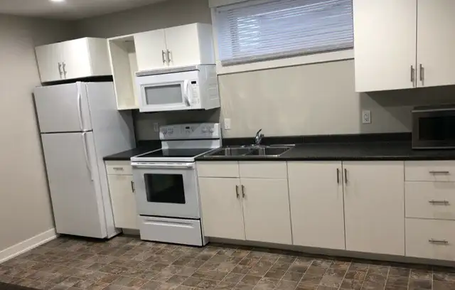 1 Bedroom Legal Suite – Harbour Landing – June 1 - Photo 2