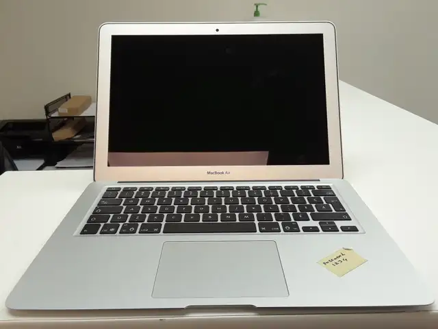 MacBook Air 2015 (A1466) Intel Core i5 - Photo 2