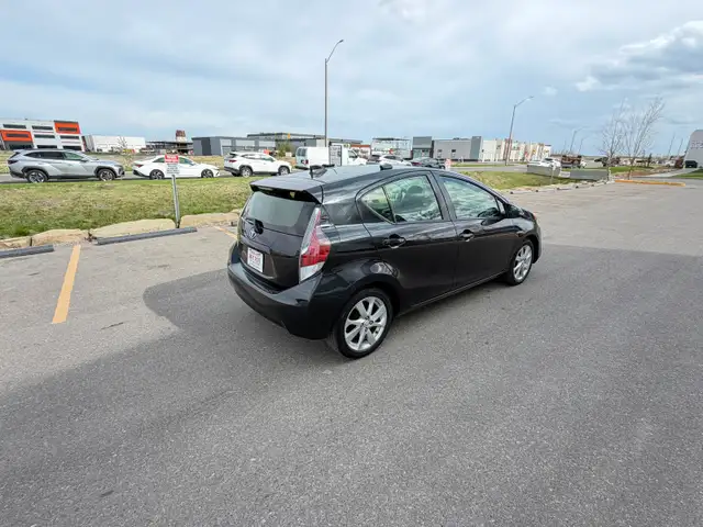 2016 Toyota Prius C Technology • Sunroof • Navigation • Hybrid - Photo 4