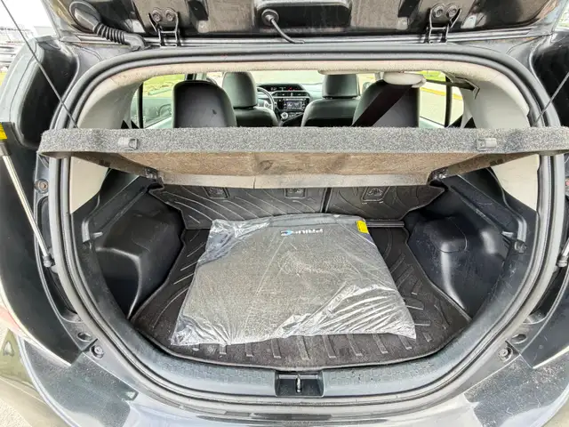 2016 Toyota Prius C Technology • Sunroof • Navigation • Hybrid - Photo 6