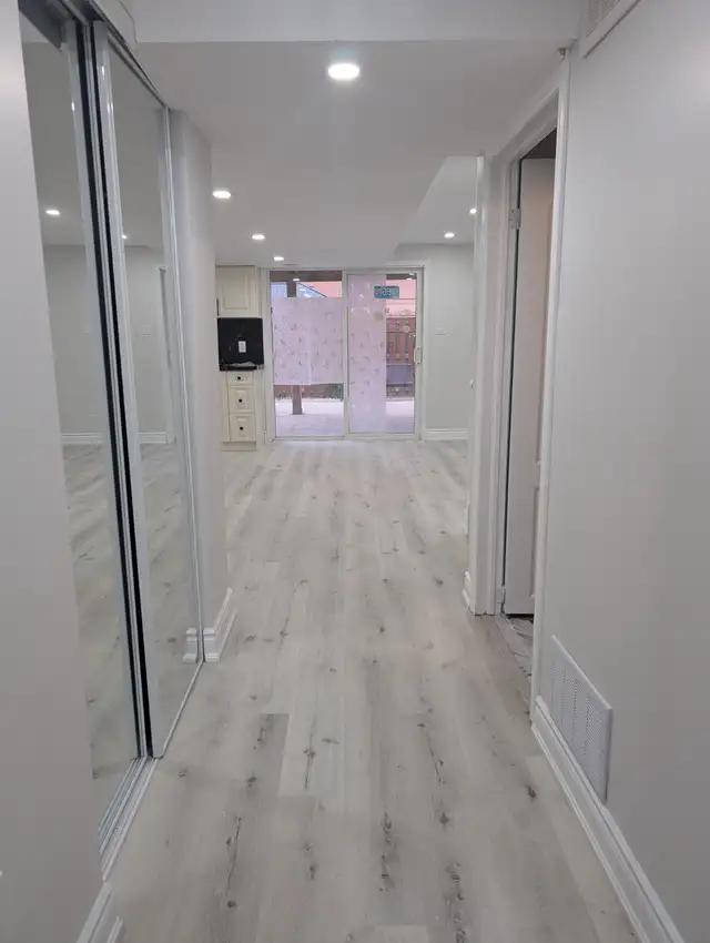 Walkout basement for rent - Photo 2