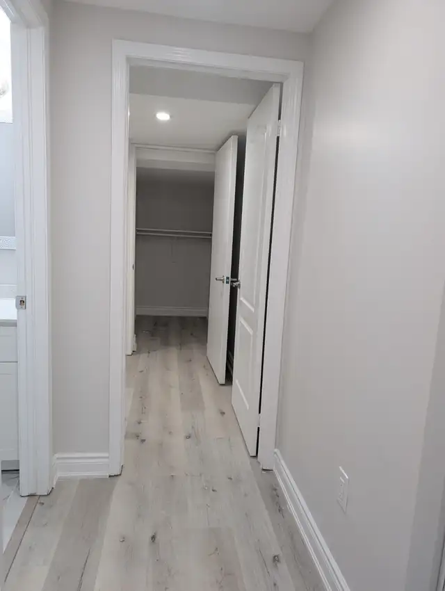 Walkout basement for rent - Photo 7
