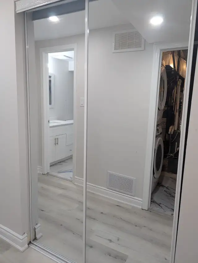 Walkout basement for rent - Photo 8
