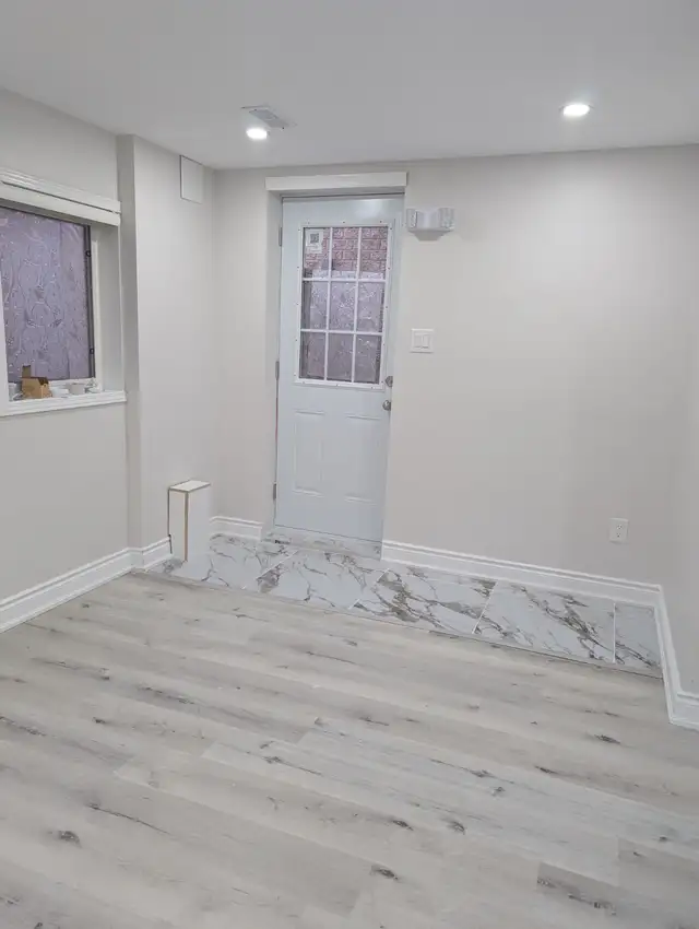 Walkout basement for rent - Photo 18