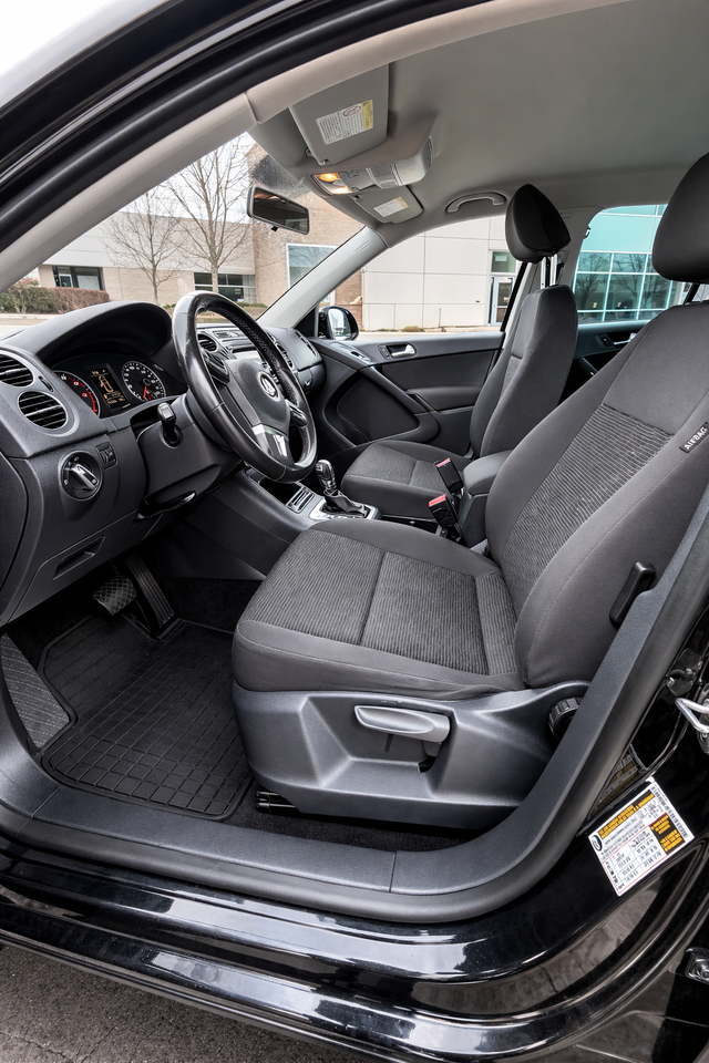 2014 Volkswagen Tiguan 4MOTION AWD • Turbo • Heated Seats - Photo 6